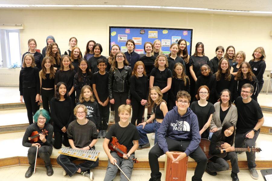 RiverdaleShare (@riverdaleshare) on Twitter photo Welcome <a href="/TDSB_Bowmore/">Bowmore Road Jr & Sr P.S.</a> Choir! This group of grade 7&8 students performs at the Remembrance Day assembly, school concerts, the annual Talent Show, âBowmapaloozaâ & are submitting a video to the CBC Canadian Music Class Challenge. Choir directors are Marisa Prince & Raffi Sekdorian. Welcome <a href="/TDSB_Bowmore/">Bowmore Road Jr & Sr P.S.</a> Choir! This group of grade 7&8 students performs at the Remembrance Day assembly, school concerts, the annual Talent Show, âBowmapaloozaâ & are submitting a video to the CBC Canadian Music Class Challenge. Choir directors are Marisa Prince & Raffi Sekdorian.