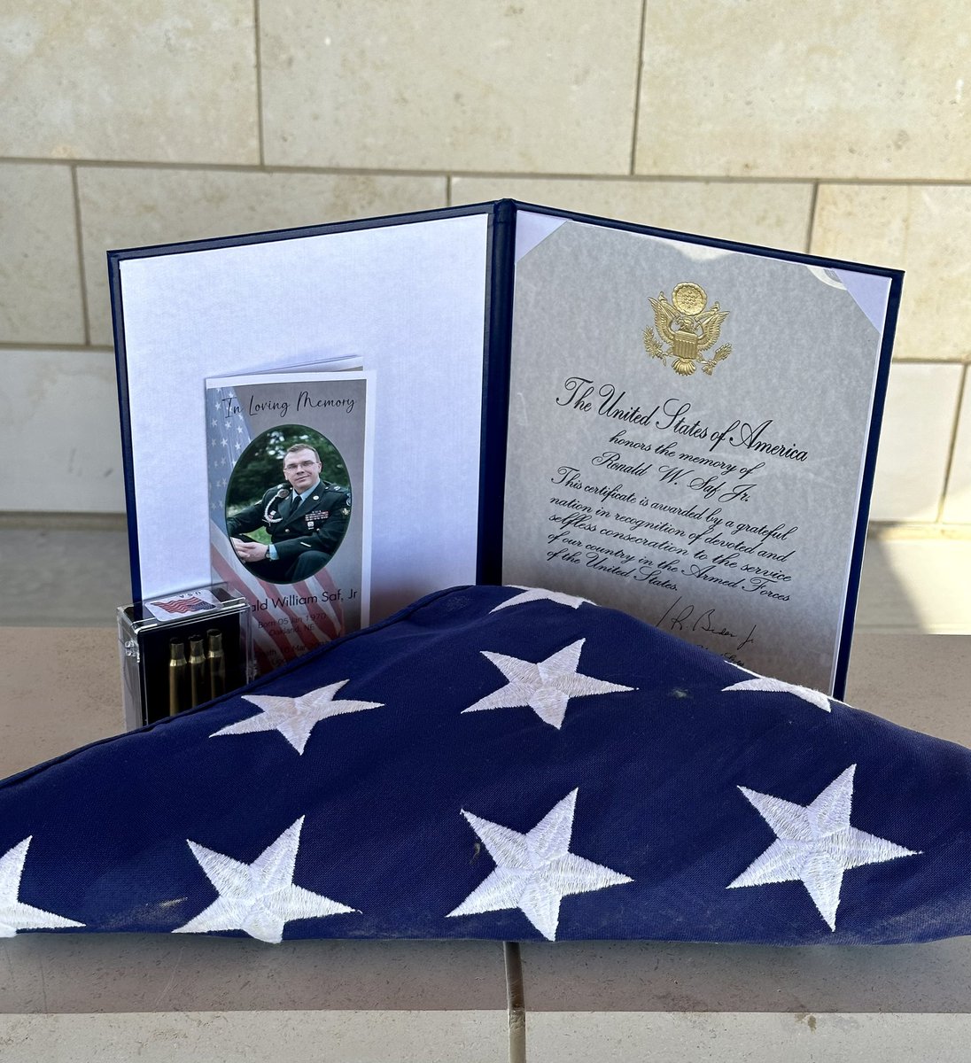 AnnaBonMots's tweet photo. 🇺🇸 Rest in peace soldier, until Valhalla! https://t.co/RReTcaFat5
