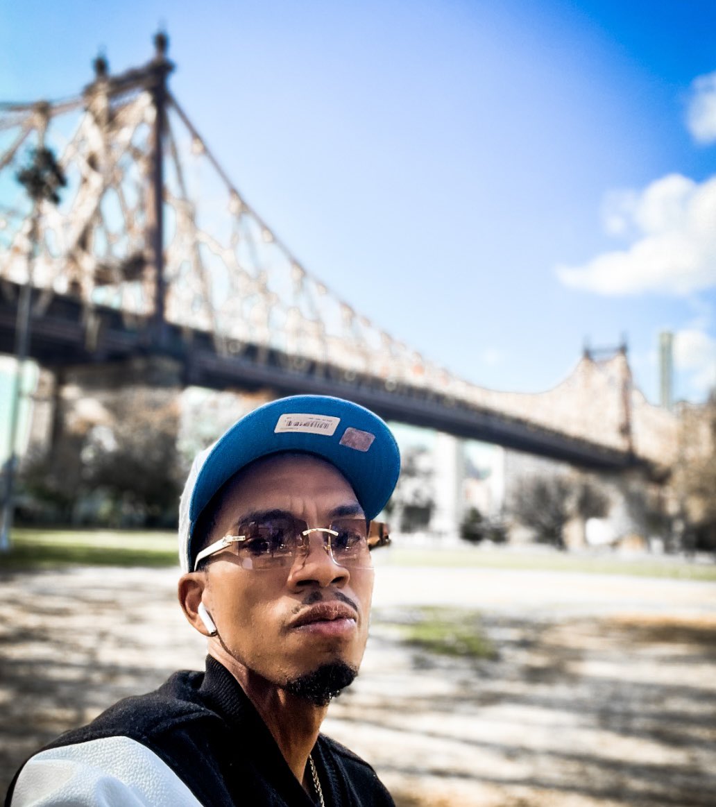 KiLaKaS's tweet photo. #QU #DABRIDGE #QUEENSBRIDGE #QUEENS #NYC #NEWYORK https://t.co/cY5bLwPn12