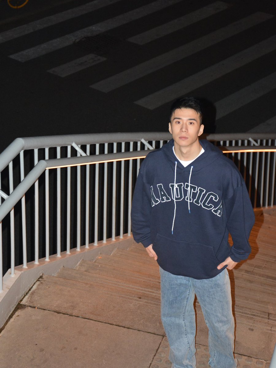 Lyon1069's tweet image. 上海的空气很湿润，就是爱了