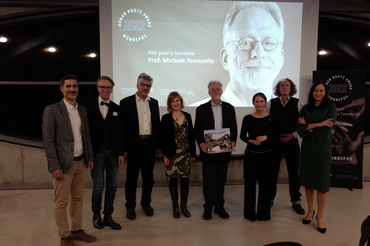 paleomonrepos's tweet photo. On Friday we presented the #HumanRootsAward for the fourth time. This years laureate was Prof. Michael Tomasello. Terrific lecture, exciting conversations, great food. Many thanks to all who made the HRA an unforgettable evening.
#paleomonrepos #rgzm https://t.co/yKYL7GLWdC