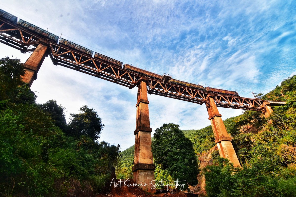 Asitkumar_AK's tweet photo. Maliguda Tunnel Bridge in #Koraputdistrict
#IndianRailways #koraputdairy #Odisha #bbsrbuzz #PhotoOfTheDay #photojournalism #Tourism https://t.co/XHlTdupahC