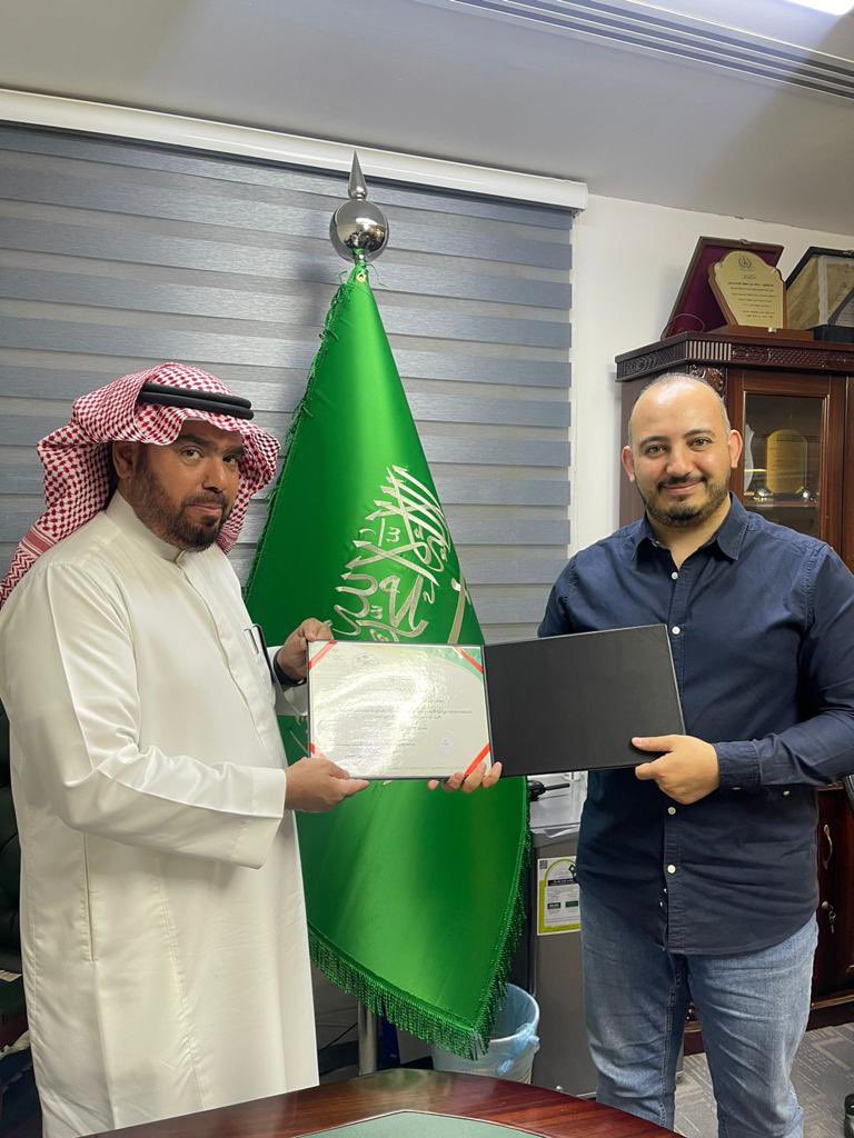 MohEast's tweet photo. كرمت #صحة_الشرقية ممثلة بإدارة الأزمات و الكوراث الصحية.
الدكتورة /أماني زهير الشافعي 
و الأستاذ: فراس عبد القادر 
على تعاونهم المستمر مع إدارة الأزمات والكوارث الصحية بصحة الشرقية في ورش العمل خلال عام ٢٠٢٢م https://t.co/oV7wz9tFLD