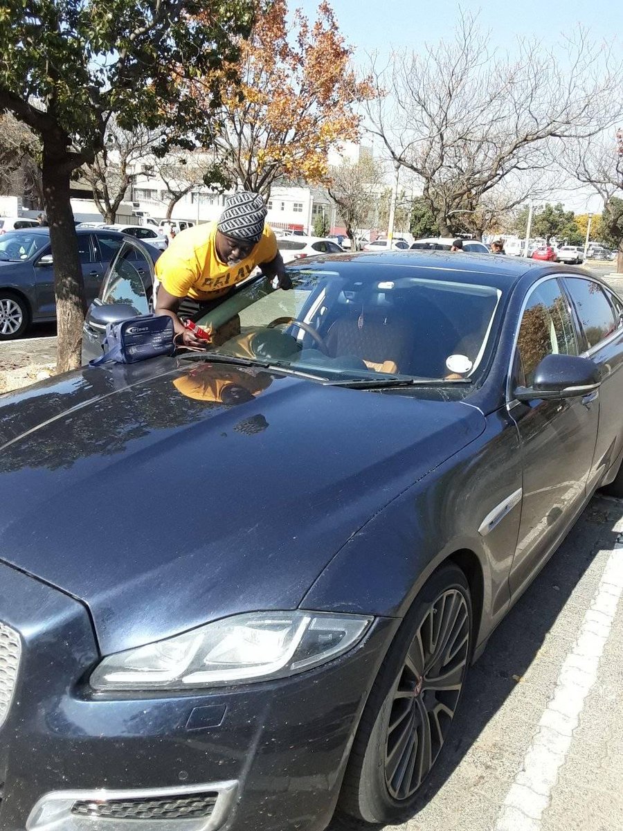 AutoPty's tweet image. A small windscreen chip can instantly turn in a crack.
Chipout Autoglass PTY LTD fixes any size of chips and minor cracks.
Call us NOW!!! 067 655 2438
#Ayepyep #Taxistrike #RIPDJsumbody