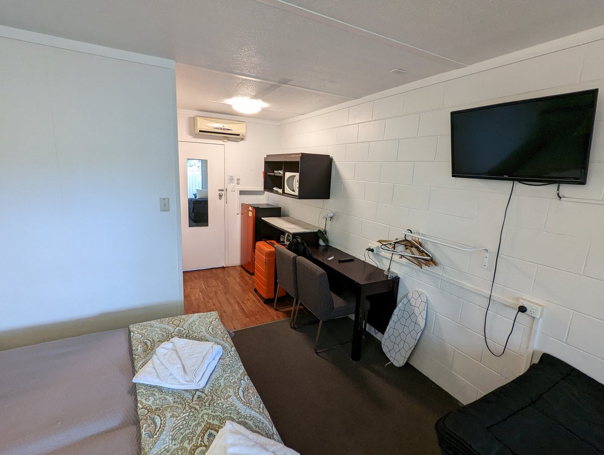 出張中です！
VRCが暫く出来ないけど、ちゃんと働きます！
残り2日です！