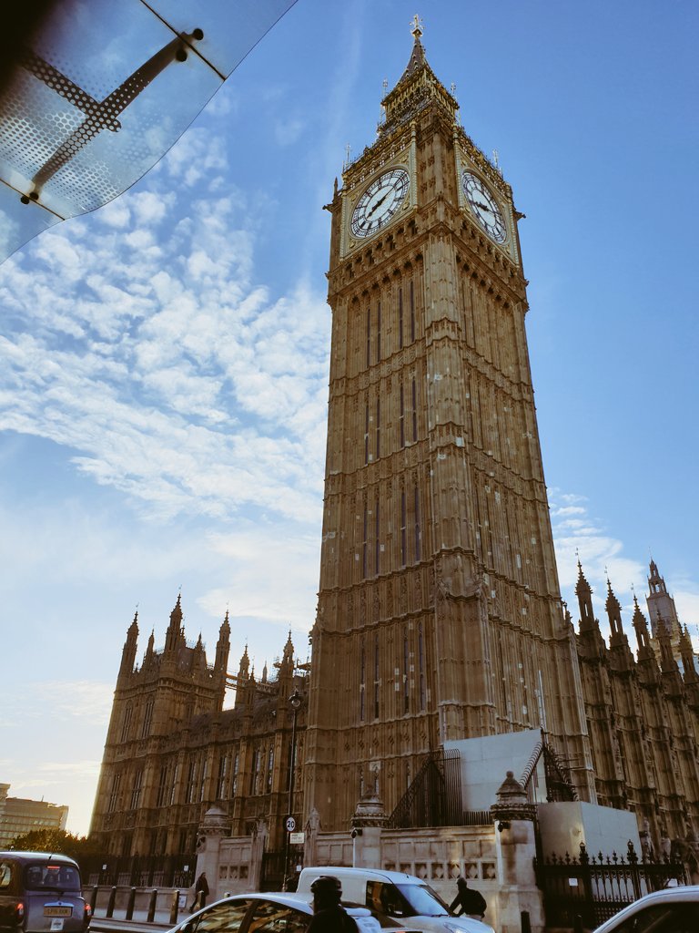Morning! Today we speak to MPs at an event hosted by @LizTwistMP, calling for a #FashionWatchdog alongside @transformtrade_

We'll be presenting evidence from @ReFashionStudy alongside our Cambodian partners.
