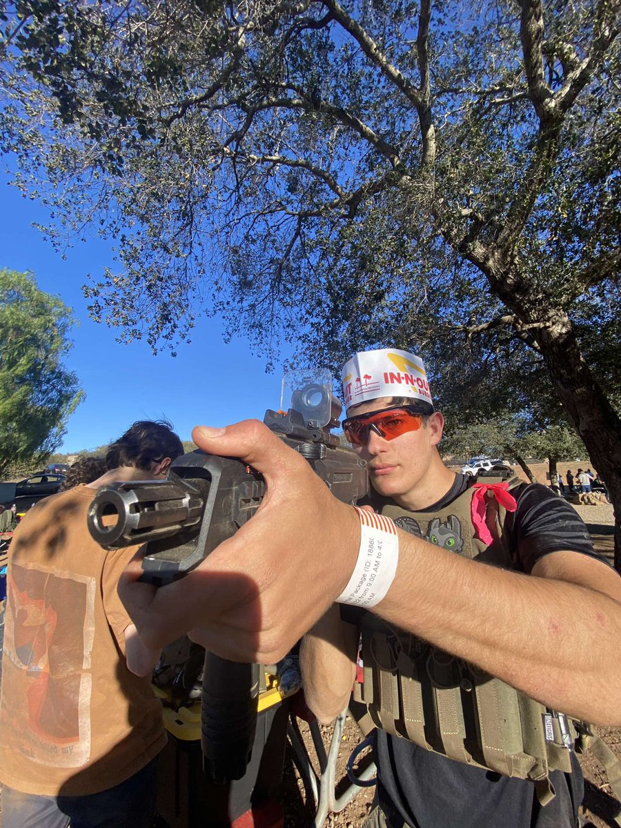 Inferno11011's tweet photo. Possibly the best surprise of all time https://t.co/gIledMHSM9