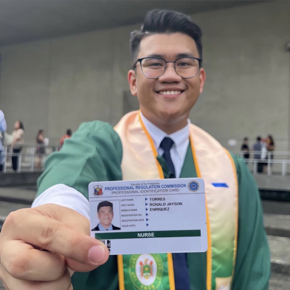 torresjaysonn's tweet photo. I owe this to my 2021 self. Today, I marched in my graduation as a licensed professional—a registered nurse.

Ronald Jayson E. Torres, RN
Bachelor of Science in Nursing
Far Eastern University https://t.co/Ws5plYnXrw
