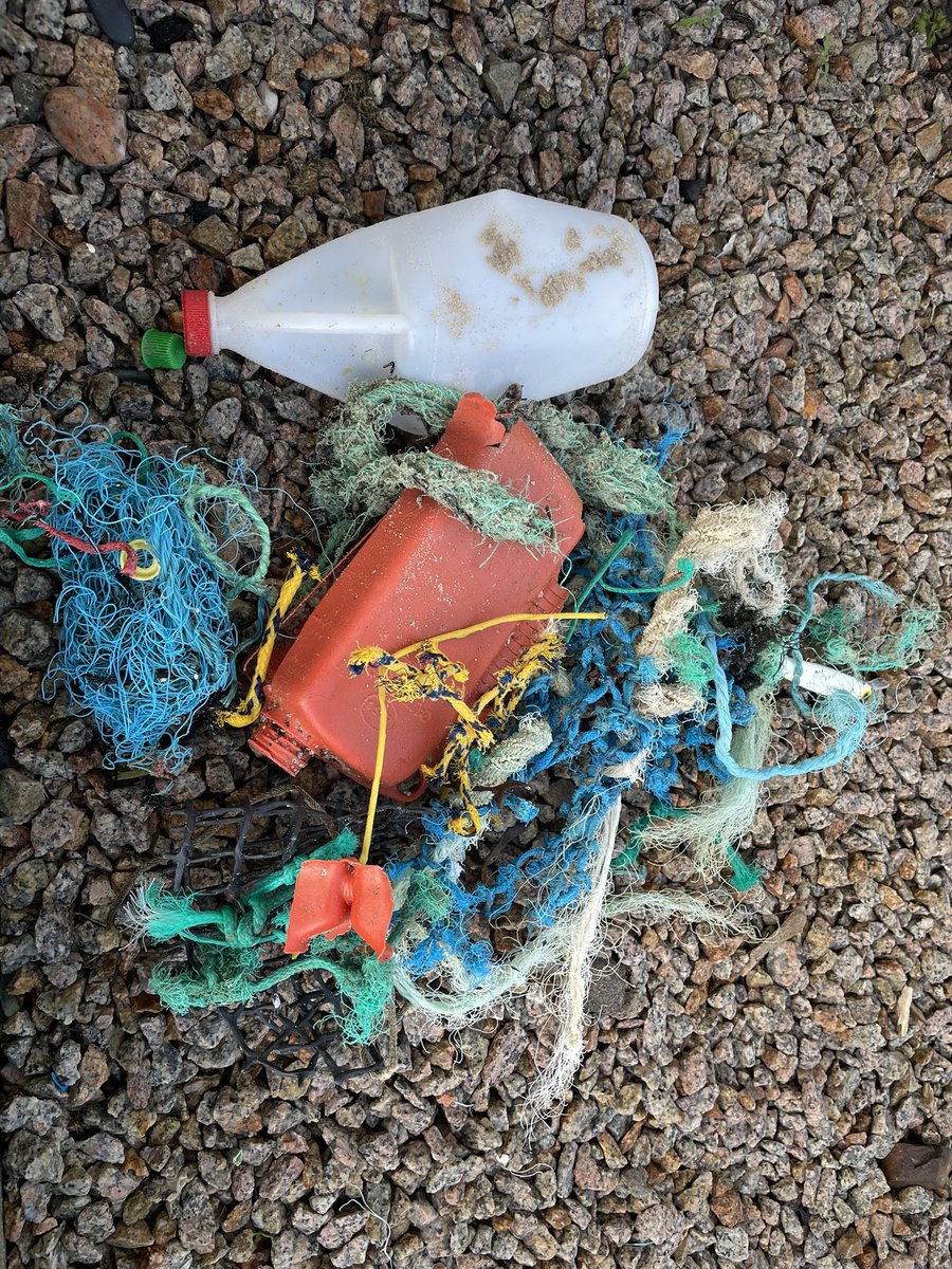 PiersDupoy's tweet photo. Stormy conditions in Jersey, so plenty of plastic to collect along St Ouen’s Bay this morning #JerseyCI #NoPlastic #2minutebeachclean https://t.co/iUMRepKGjp