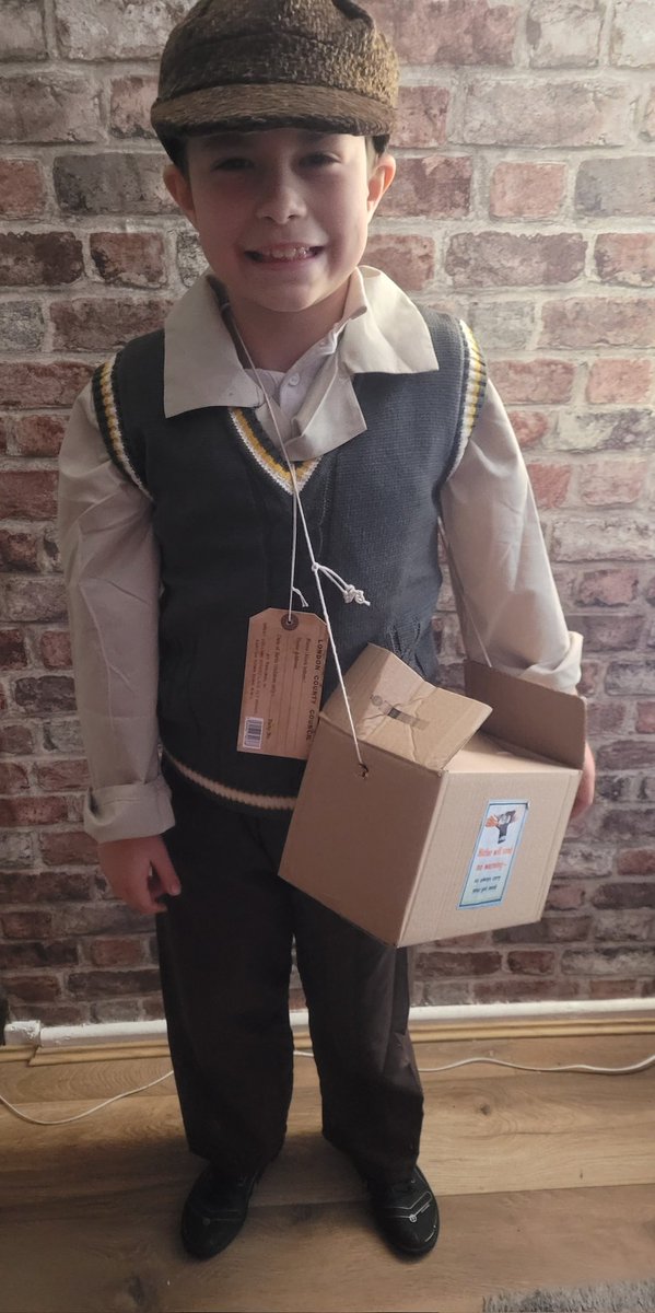 RachelCowell's tweet photo. @EyresMonsellPri Jack is already for his ww2 trip to Beaumanor Hall today. I hope all the children have a fab day https://t.co/NPskqkV7Zt