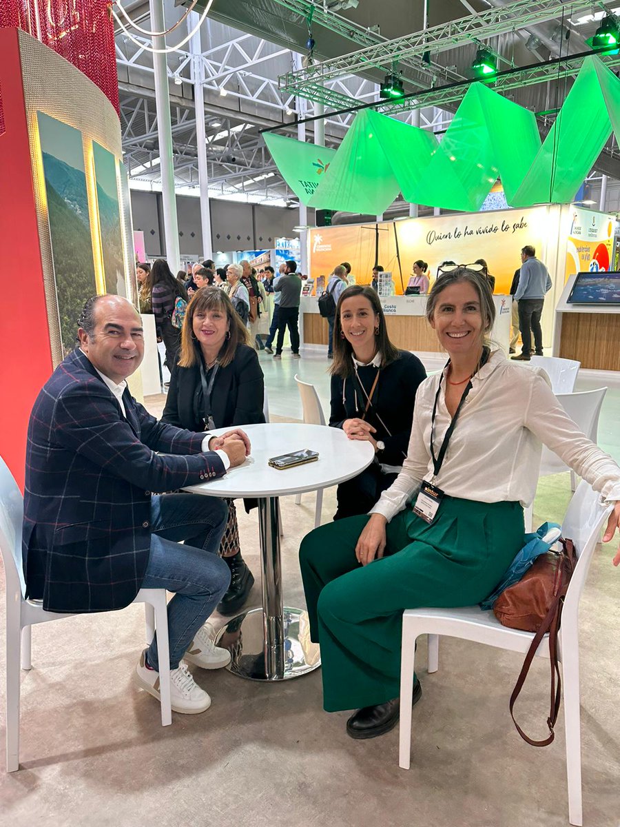 OliviaFontela's tweet photo. Con el @ClusterGalicia en #Intur impuslsando el desarrollo del turismo rural @escapadarural 
# https://t.co/OKc0BGz4BM