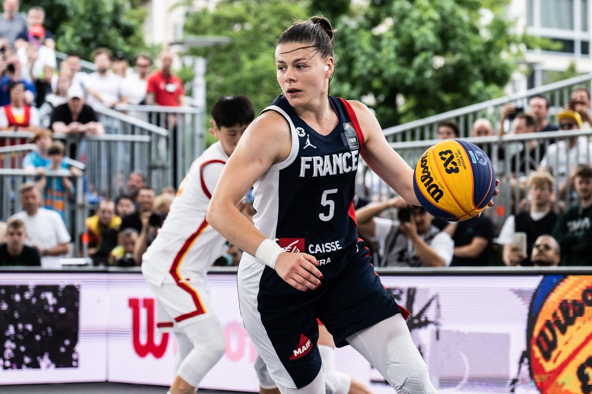 3x3 FFBB (@3x3ffbb) on Twitter photo Marie-Eve Paget nommée pour le titre championne de l'année 2022 par <a href="/ledauphine/">Le Dauphiné Libéré</a> 🏆
Votez ici 👉 bit.ly/VOTE_MEP2022 Marie-Eve Paget nommée pour le titre championne de l'année 2022 par <a href="/ledauphine/">Le Dauphiné Libéré</a> 🏆
Votez ici 👉 bit.ly/VOTE_MEP2022
