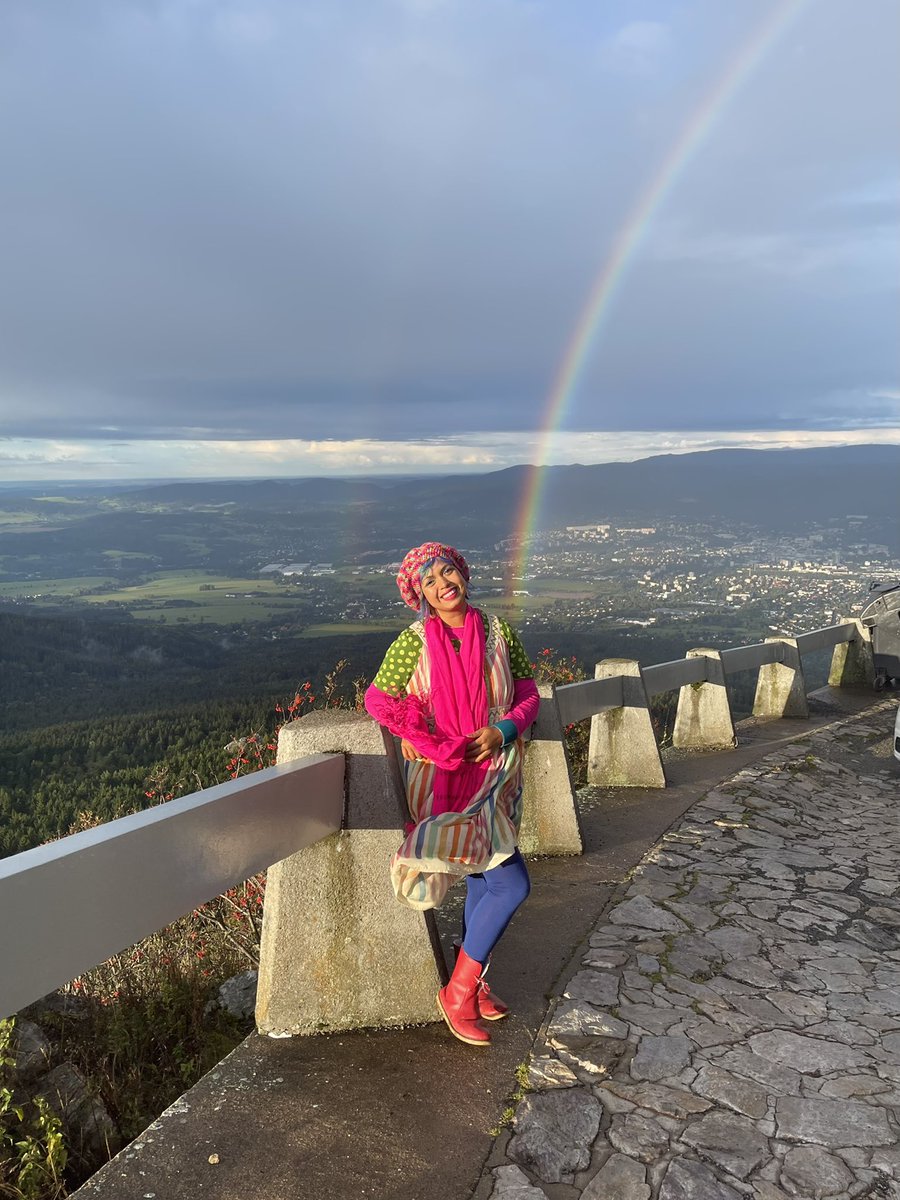 momtazbh's tweet photo. This morning was a real case of #HelloRainbow I may have written a book about them but today I witnessed a colourful phenomenon Iโd never seen or knew about! A sunrise ๐ above Tate & Lyle over the Royal Docks. It was so magical no pics but hereโs 1 (or 2!) I saw in ๐จ๐ฟ recently https://t.co/9ZhjJKN1yb