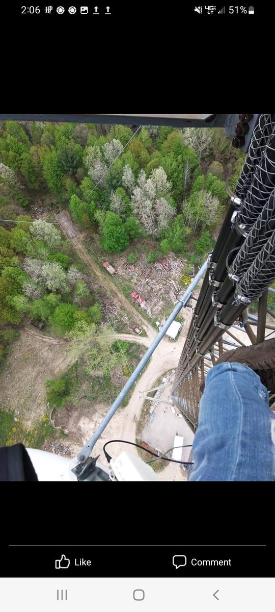 Ianbr_eezy92's tweet photo. Someday I miss life from 400ft! #towerclimbers #towerdogs #throwback #growapair #thehustleneverstops https://t.co/wYOTOXSnHX