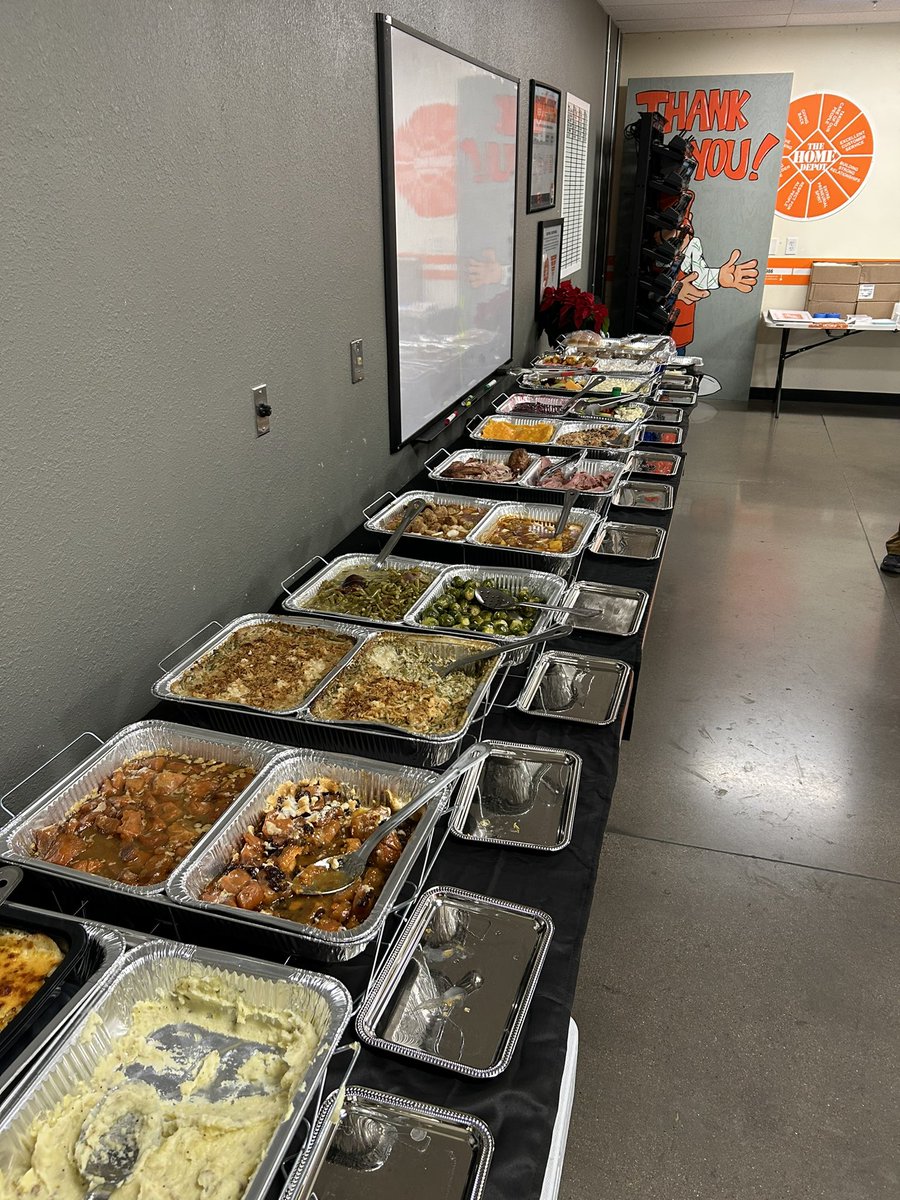 #3315 doesn’t play when it comes to a potluck! Happy Thanksgiving!! 🦃🧡