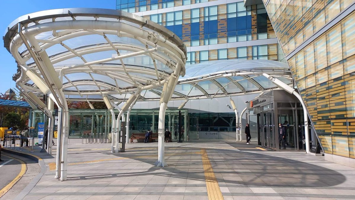 MakMax_kr's tweet photo. ETFE Canopy Structures in Sebrance Hospital, Seoul, Korea. Celebrating 10 years of construction completion.
Design, engineering, and fabrication by @_taiyokogyo https://t.co/Ns02X12eFb
