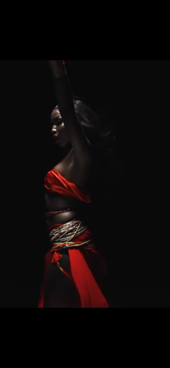 IfeanyiCOshun's tweet photo. #Mood: See you under the #moonโฆ!๐๐๐๐ฅ๐ท๐๐ถโฅ๏ธ๐ฆ๐ฏ
#Dance #LadyJay #Goddess #Music #Roses #Gorgeous #AfricanWomen #BellyDance #Romantic #Spiritual #Love #Enchantment โฅ๏ธ๐ฏ๐ https://t.co/HvLPlUWRCb