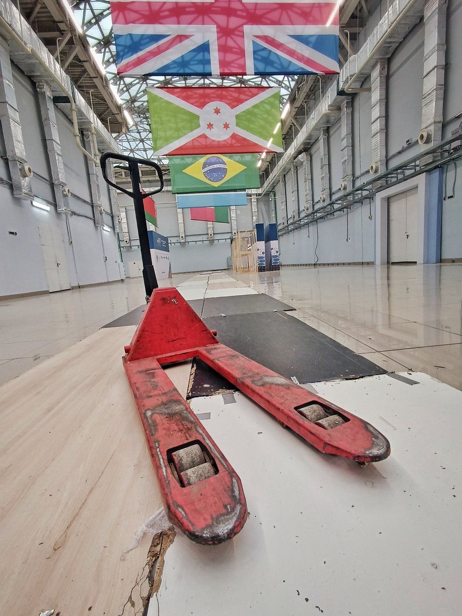 shadrapas's tweet photo. 🚂 И снова про электросамокаты. 
Мой новый шестиместный зверь. Импортный.
Отлично управляется. Медленный, но позволяет бесить прохожих оптом по 20-30 человек за раз.

📍 ул. Журналистов. https://t.co/CSf1Q1JBJ7