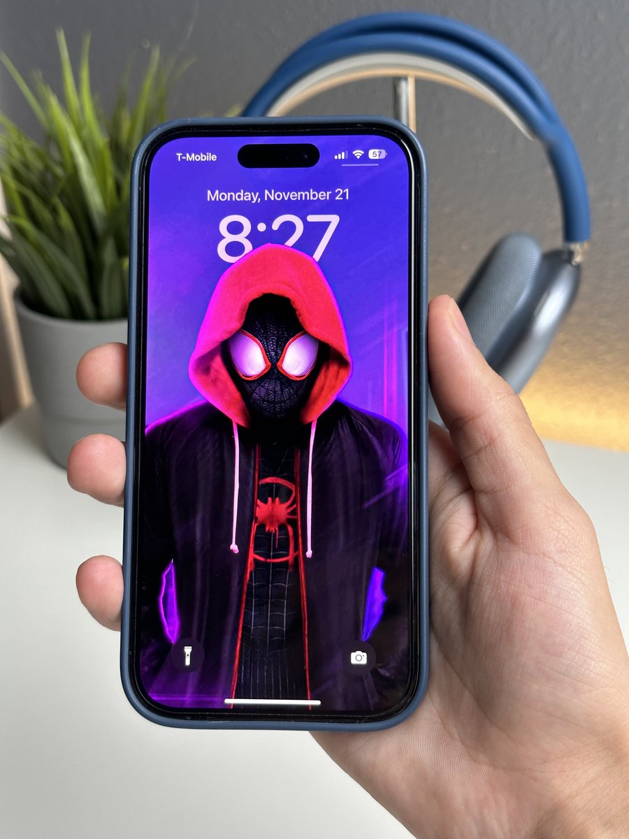 theapplehub's tweet image. Drop your iOS 16 Lock Screen 👇