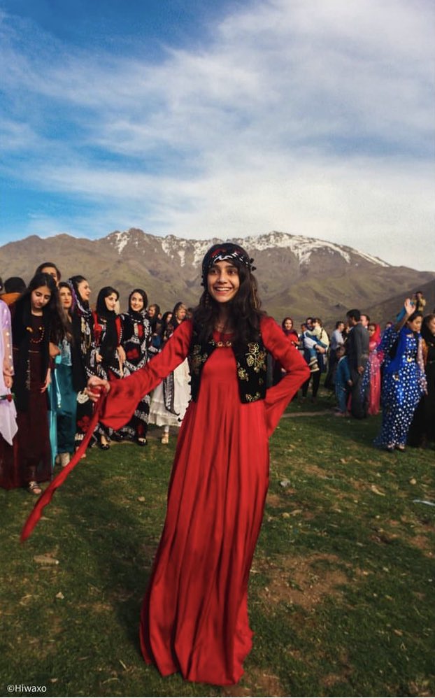 بژی کورد.

«کُرد یکی از شاخه‌های درخت کهن‌سال برومند نژاد ایرانی است که همواره در نقاط مختلف ایران ب...