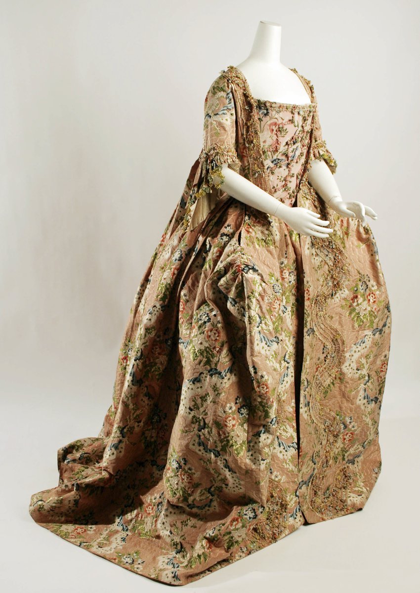 plummie9's tweet photo. French.

Robe à la Française, 1710-1774.

silk.
© @metmuseum 
#FashionHistory https://t.co/uLhQV4A6k3