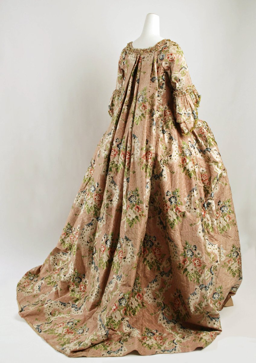 plummie9's tweet photo. French.

Robe à la Française, 1710-1774.

silk.
© @metmuseum 
#FashionHistory https://t.co/uLhQV4A6k3