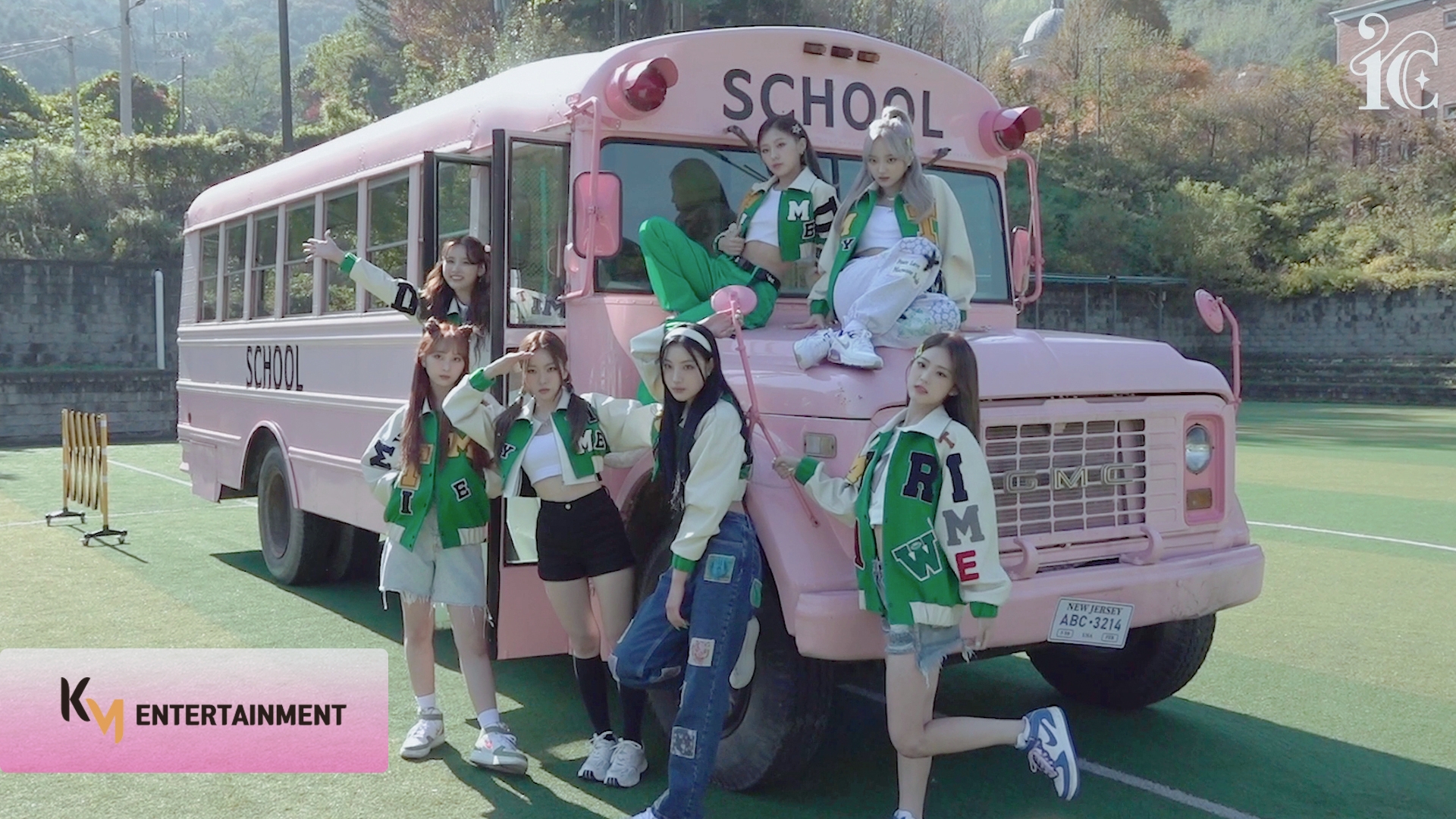 ICHILLIN' OFFICIAL on X: "💡 CHILLIN' TIME 💭💡 'Draw(MY TIME)' MV Behind ➪ https://t.co/dTiIfNMBjM #ICHILLIN #아이칠린 #Draw #MY_TIME #ICHILLIN_Draw 🎨 https://t.co/8Ief5hs5uW" / X