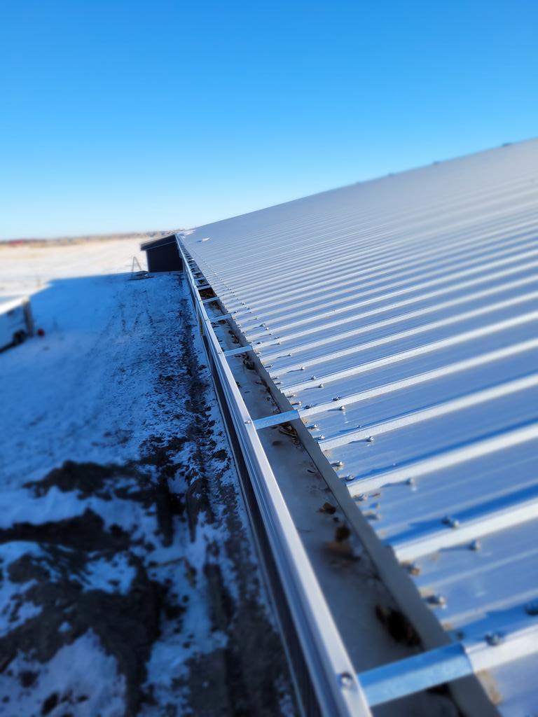 gutterguyz's tweet image. 7"continuous box gutter 
@AlbertaMilk 
#gotmilk