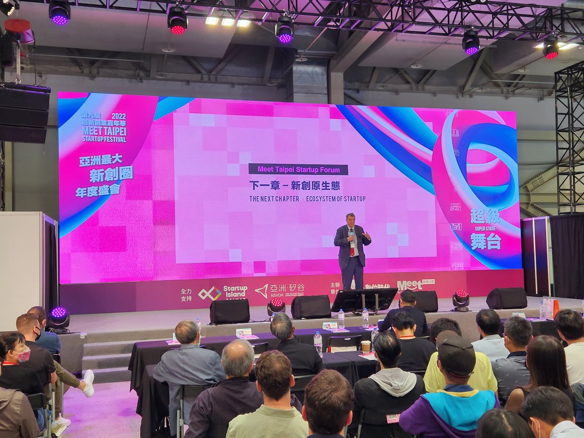 lucylin007's tweet photo. So excited to be in #Taiwan &amp; seeing the startup ecosystem at #MeetTaipei! 🤖

The Vice President headlined - so refreshing to see support from the highest rung of govt!

Loved hearing @TimDraper's belief to invest in more #Taiwanese #startups, 8 &amp; counting! 

The place to be! 🐝 https://t.co/16QO8o7xkM