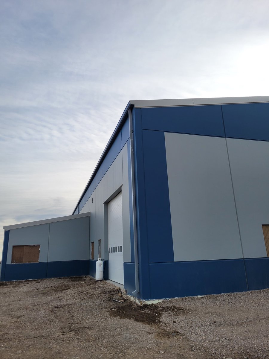 gutterguyz's tweet image. 7"continuous box gutter paired with insulated falkpanels and precast 
@FalkPanel