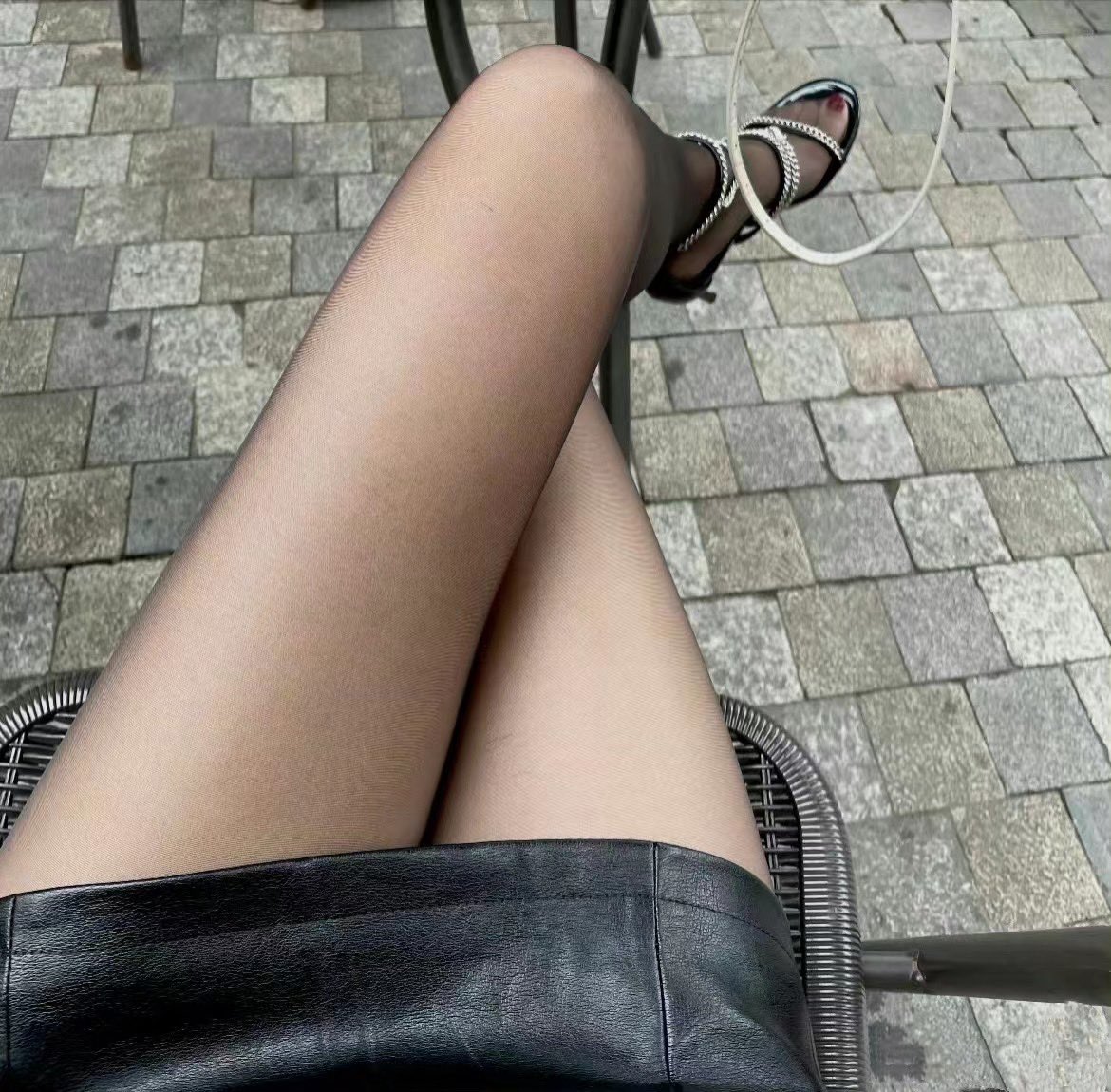 eeeed46462018's tweet photo. 穿了好几天的丝袜，味道你无法想象 #杭州女s #调教 #女s #四爱 #贞操管理 #贞操锁 #贞操奴 #早泄 #脚奴 #早泄 #高跟鞋 #绿帽 #网调 #约调 #狗奴 #伪娘 #反差 #锁废 #恋足 #袜子 #棉袜 #锁奴 #绿帽奴 https://t.co/plwMGR895H