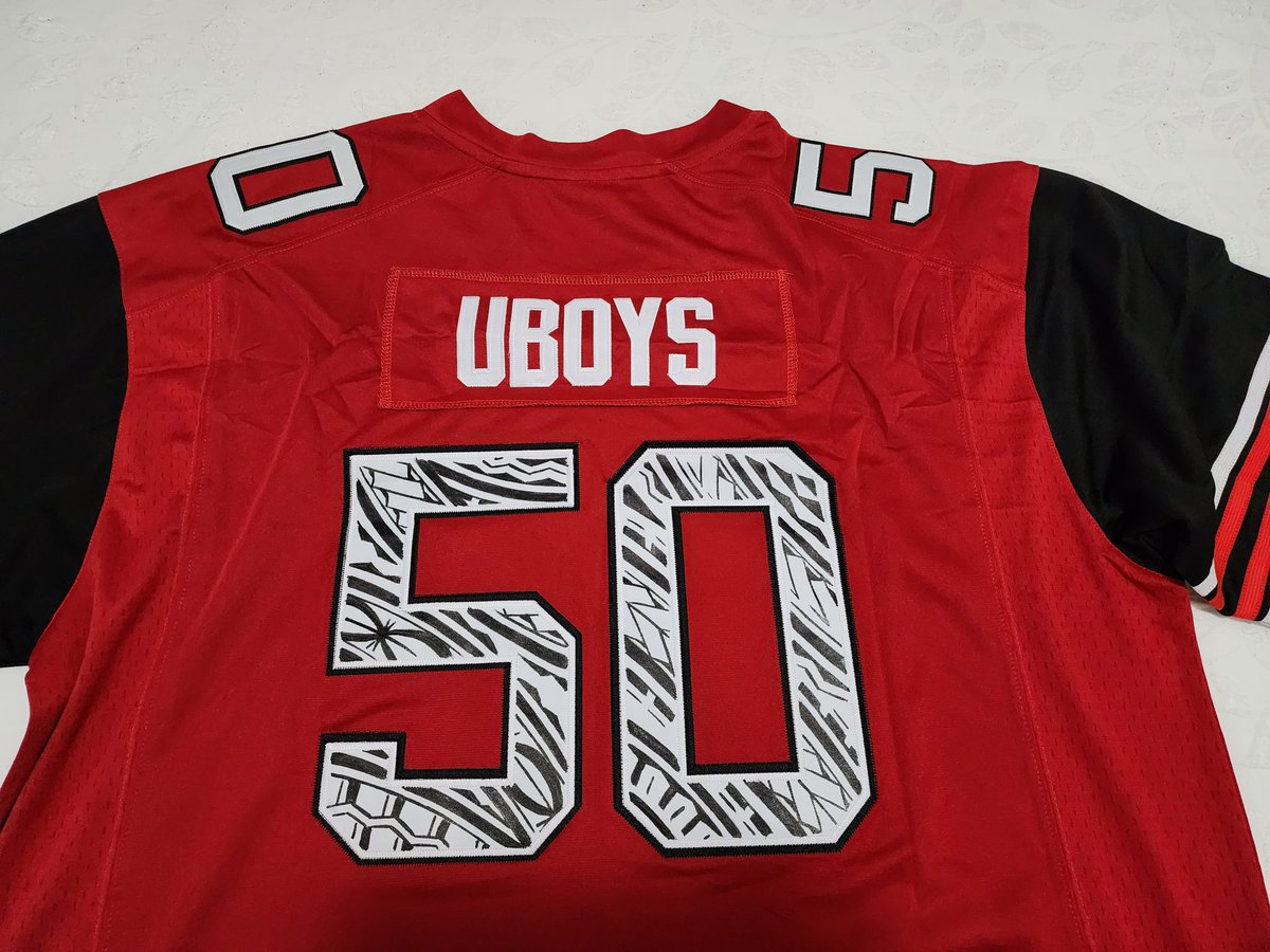 caraleones54's tweet photo. Love my new jersey 😍🔥🔥 thanks TOKO 🙏❤️👍..#cheehhuu #goutes #UBOYZ #50thBirthday #polynesianstyle https://t.co/KktNSvt0Bf