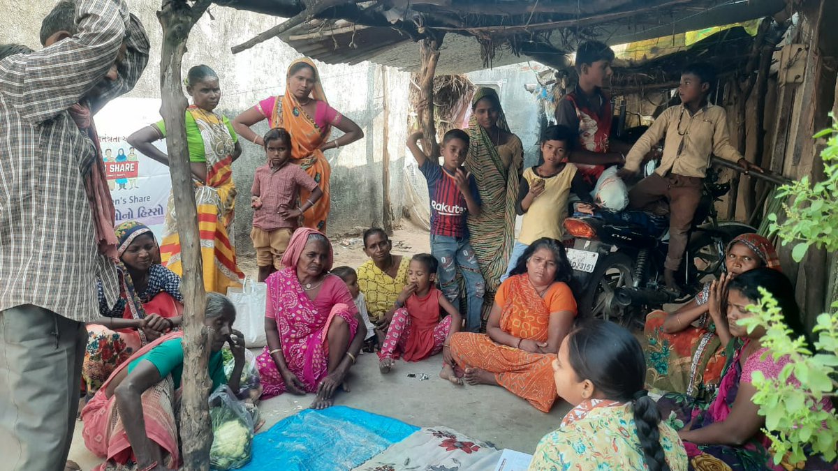 ActionAidIndia's tweet photo. Single women in our society face stigma, abuse & deprivation of their rights. As part of a campaign facilitated by us in districts of Gujarat Muslim and Tribal Single Women came together to discuss the need for a policy for single women and their rights. #SingleButNotAlone https://t.co/Z1zBraCp8Z