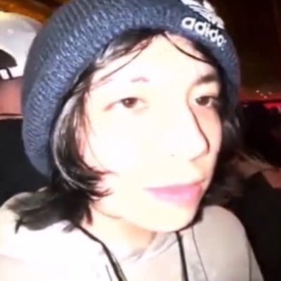 quackity_memes's tweet photo. a thread of this photo of quackity with different captions edited on it https://t.co/Nd8Dgy1QmV