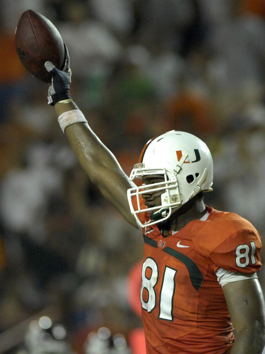 Canes_Chief's tweet image. #CultureGuys 
@CalaisCampbell committed to the Canes as the #4 DE ⭐️⭐️⭐️⭐️.  He wasn’t a full starter until year 3.  

As a Junior he said then: "My mind-set is that I'm the reason we're going to win every game.  And if everyone feels exactly the same way, then how can we lose?