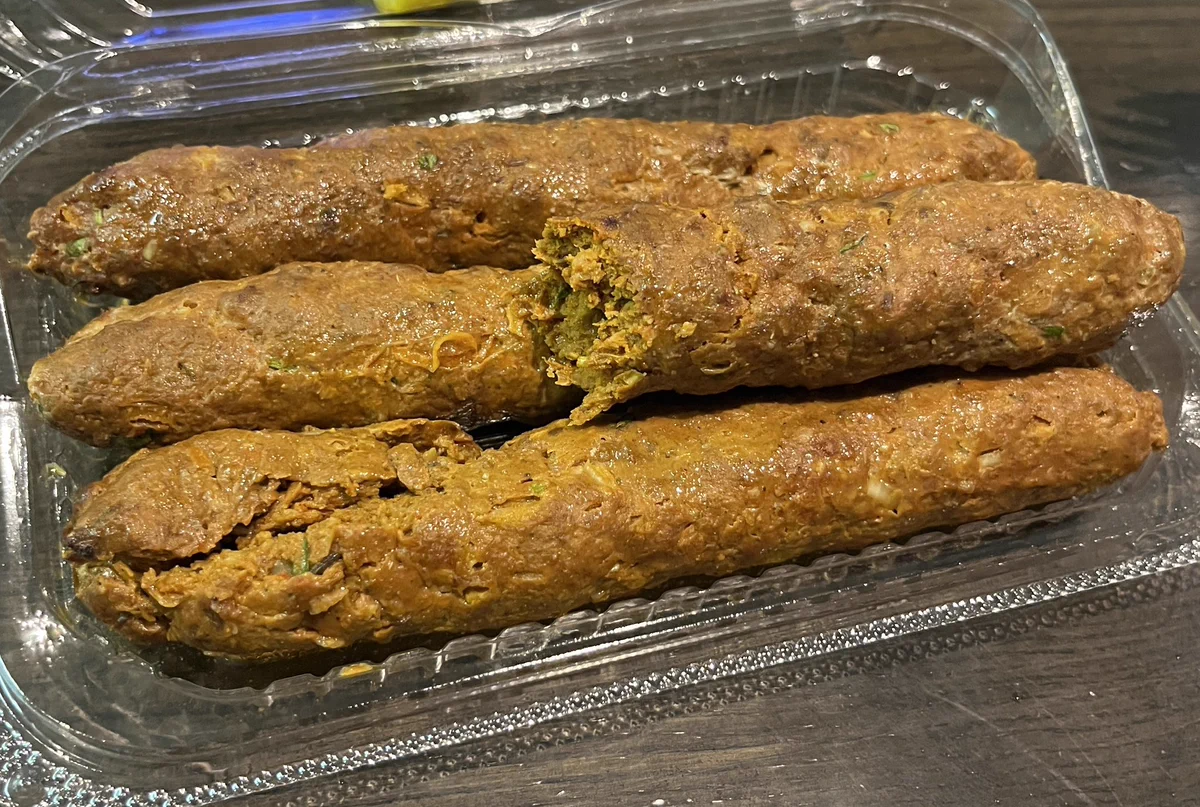 見た目ってホント大事！羊肉のつくねソーセージが美味しそうじゃない！