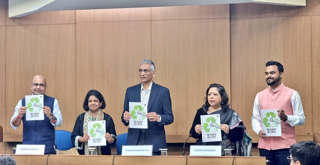 We are happy to announce the release of our new report 'The Plastic Life Cycle'. The report was released by <a href="/paramiyer_/">Param Iyer</a>  Leena Nandan, <a href="/moefcc/">MoEF&CC</a>, <a href="/sunitanar/">Sunita Narain</a> <a href="/atinbiswas/">Atin Biswas</a> and <a href="/im_sidgsingh/">Siddharth Singh</a> at CSE's National conclave on Plastic waste management.
