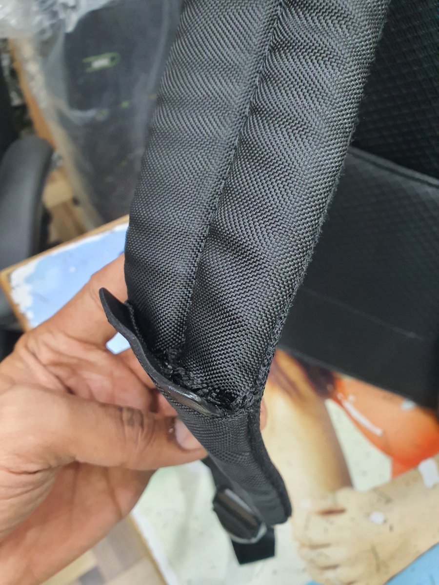 AJitGevariya's tweet photo. Be aware before purchasing, This is @MySamsonite, They only sell no service at all, they tell on your face "We don't repair". WOW!
@SamsoniteIndia  @SamsoniteUSA https://t.co/OqPp6dCyDv