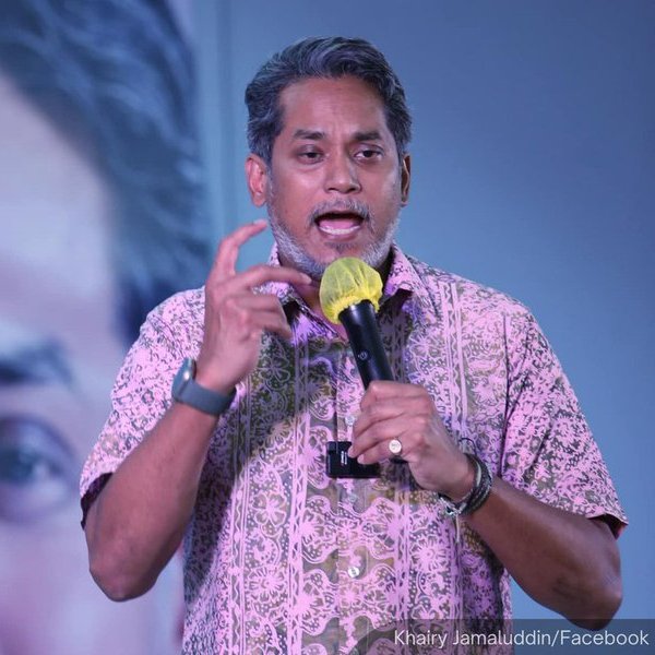 NewsBFM's tweet photo. UMNO’s Khairy Jamaluddin asserts that negotiations on the formation of a new government should not involve Zahid Hamidi.

“He may be President in name, but he has no moral authority left to decide on behalf of UMNO,” he says. https://t.co/nxR8JhFThk