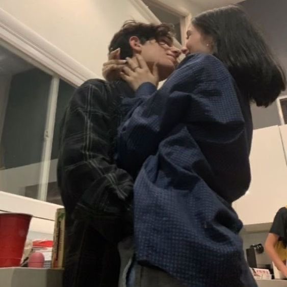 ————————————————

⠀⠀⠀⠀⠀↪ httnrss post-

              so let me care for you 
              i'ma love you differently, 
              give you electricity. < 3