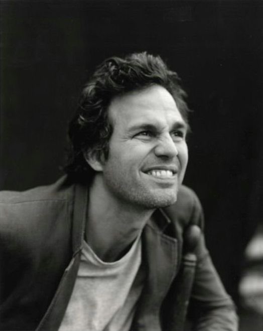  Happy Birthday Mark Ruffalo                                                                    ´- 