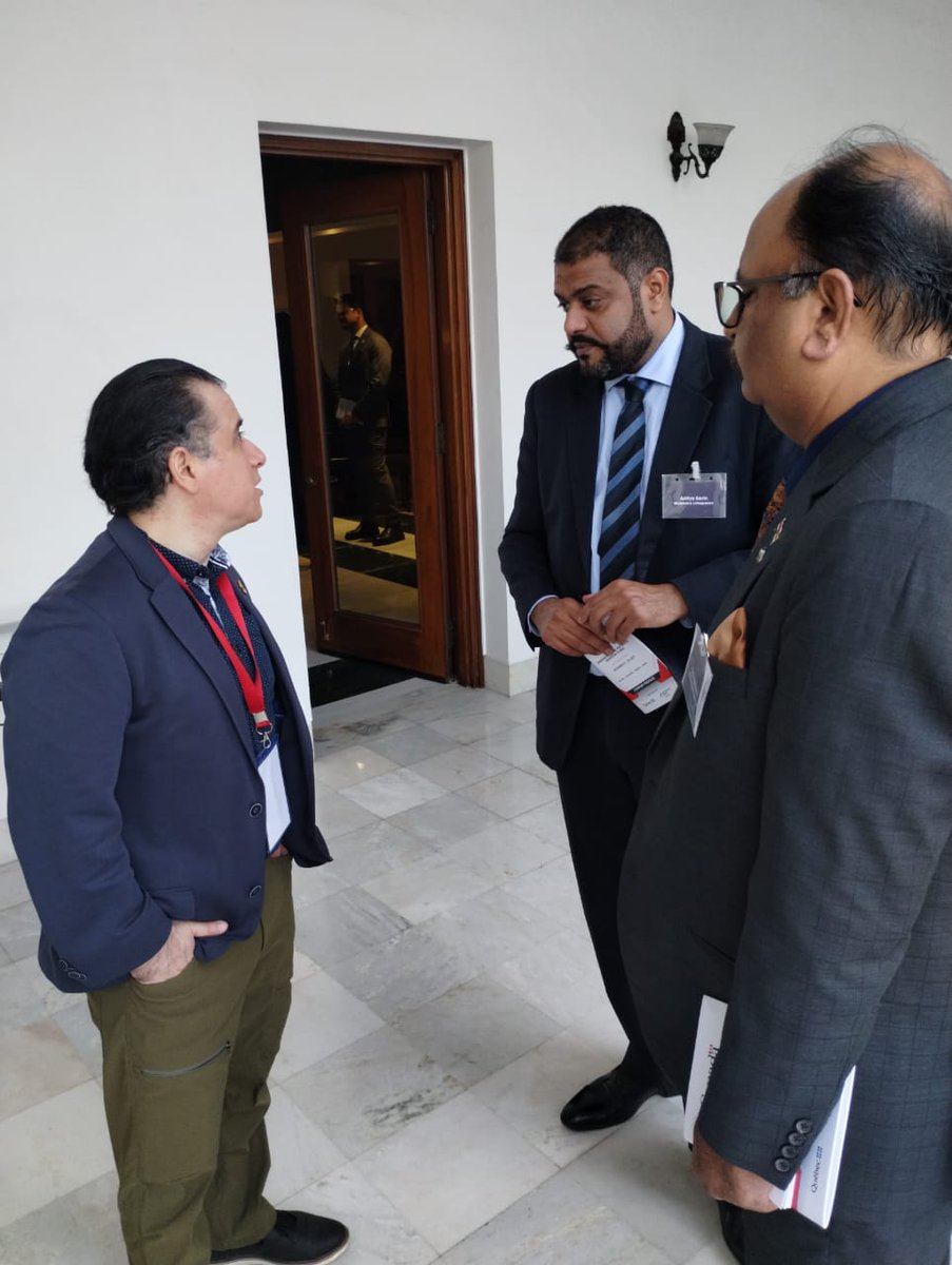 Quebec_India's tweet photo. Companies such as Biothermica, DBO International &amp; @SoucyGroup from Québec that are part of Canadian #Urbaninfrastructure &amp; #Wastewater trade delegation interacted yesterday with senior representatives of #NMCG #mahindralifespaces #jkfenner.

#fedprovpartnership #BilateralTrade https://t.co/mOgHq3psw6