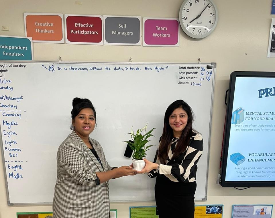 We were glad to have Ms. Karenina Khan and Ms. Ami Zaveri who shared their profound thoughts on how to declutter, enrich yourself and 'sharpen your saw' through a Reading habit. 
World Cultures Week DEAR Time with Year 11i.