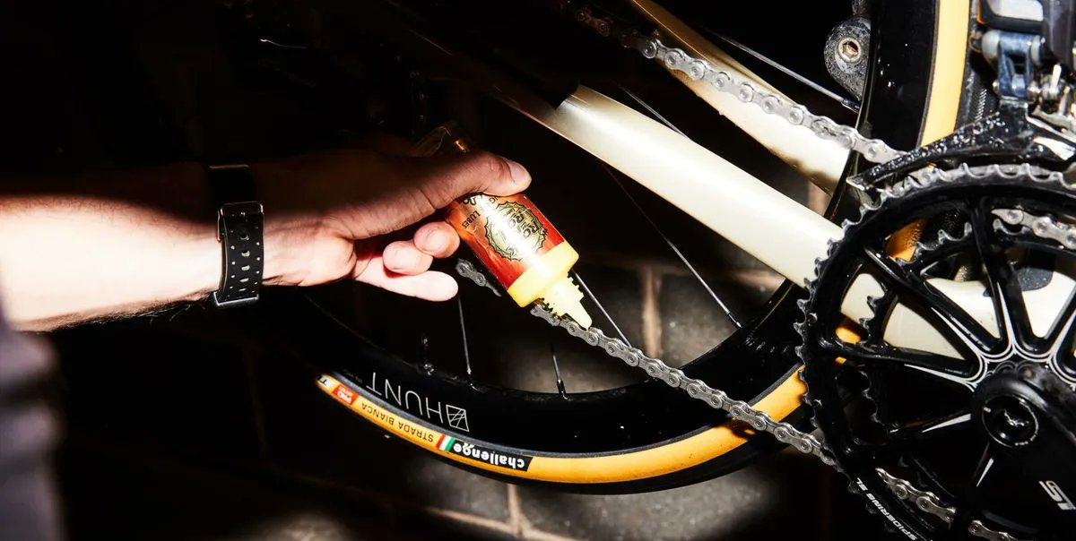 EasyBikeCoZa's tweet photo. This read explains just why the right chain lube is incredibly important. Read article here: https://t.co/daZQn1EdnU 
.
.
.
#easybike #onlineshop #cycling #cyclingaccessories #gps #gpsonline #smartwatches #watches #gpswatches #southafrica #supportlocal #runningaccessories https://t.co/KXgfS0LyEz