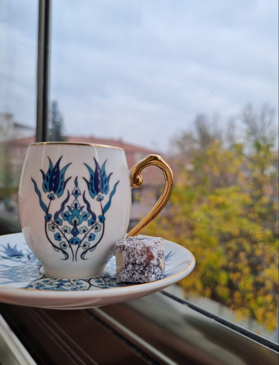 SvmKuzu's tweet photo. #günaydın 
Bir insanın adının bile bilirsin ancak hikayesini bilemezsin.Yaptıklarını da duyabilirsin ama neler yaşadığını her zaman göremezsin. 
#sabah #salı #netolmak #HayırlıSabahlar #bikahve #kahve #sabahkahvesi #havayağmurlu #KASIM #sonbahar #kalpkırmamak #hüzün https://t.co/u0BGP6FGQ4