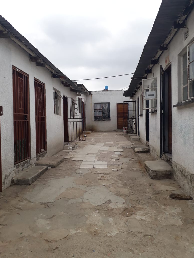 TheTruthPanther's tweet photo. JUST IN: The fake school in Ivory Park that was being run unlawfully by Zimbabwean nationals was ultimately closed by Gauteng Department of Education officials and Operation Dudula, the directors fled the scene as they arrived. https://t.co/SiUgYpOHWW