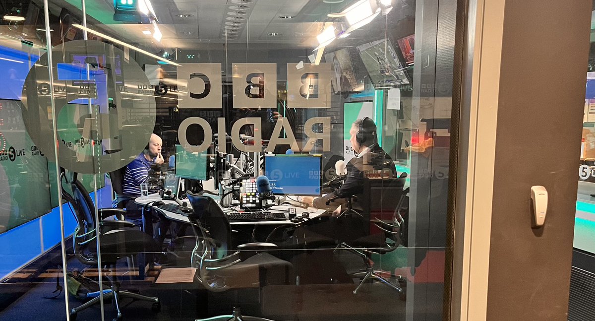 Our CEO Jais Valeur with BBC this morning to talk about farmer owned  <a href="/danishcrown/">Danish Crown</a> £100 m investment in a bacon plant 🥓just outside Manchester #dkbiz