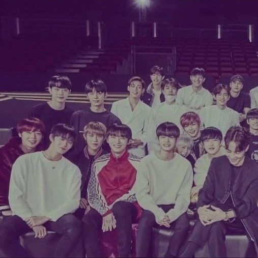 coppamagz's tweet photo. HD PLIZZZ momen langka ni pada seframe

Miky Lee (vice chairman CJ)
Tiger JK
Yoon Mirae
Song Joongki
Roy Kim
GOT7
BTS
SEVENTEEN
WANNA ONE

di MAMA 2018

Kapan lagi bisa fotbar gini 😭😭😭 https://t.co/8kWDfJWcbc