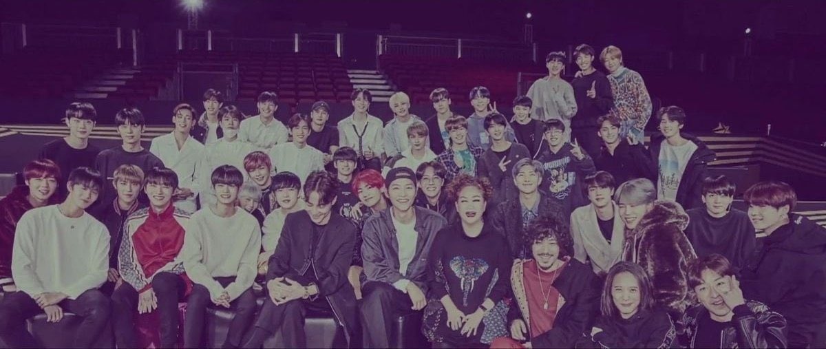 coppamagz's tweet photo. HD PLIZZZ momen langka ni pada seframe

Miky Lee (vice chairman CJ)
Tiger JK
Yoon Mirae
Song Joongki
Roy Kim
GOT7
BTS
SEVENTEEN
WANNA ONE

di MAMA 2018

Kapan lagi bisa fotbar gini 😭😭😭 https://t.co/8kWDfJWcbc