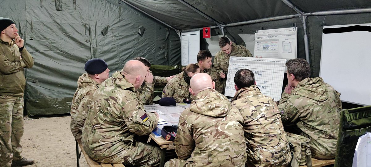 2MedRegt's tweet photo. @4ArmdMedRegt and the rest of RHQ wraping up today's plan for 11Sqn CT C exercise for our #armdmedics #britisharmy . @12ArmdBCT https://t.co/GN8qVFcMBK
